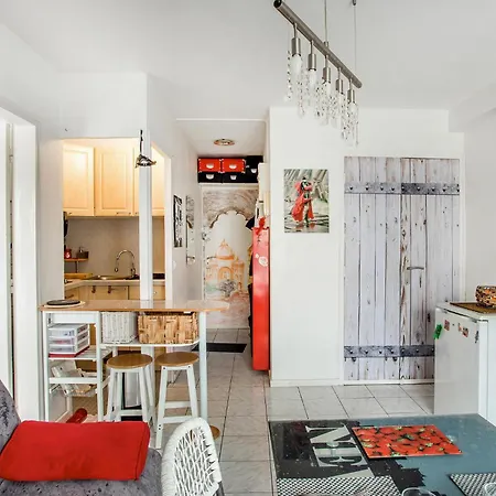 Amazing In La Rochelle With Kitchen * La Rochelle (Charente-Maritime)